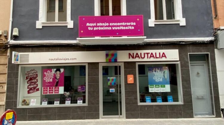 Fachada de la agencia de viajes de Nautalia en Onda, 743